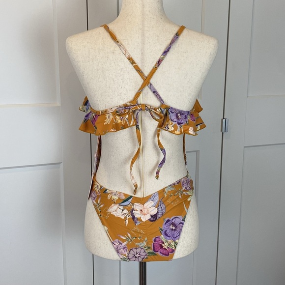 P2F New with tags One Piece Mustard and floral adjustable swimsuit - Picture 5 of 13